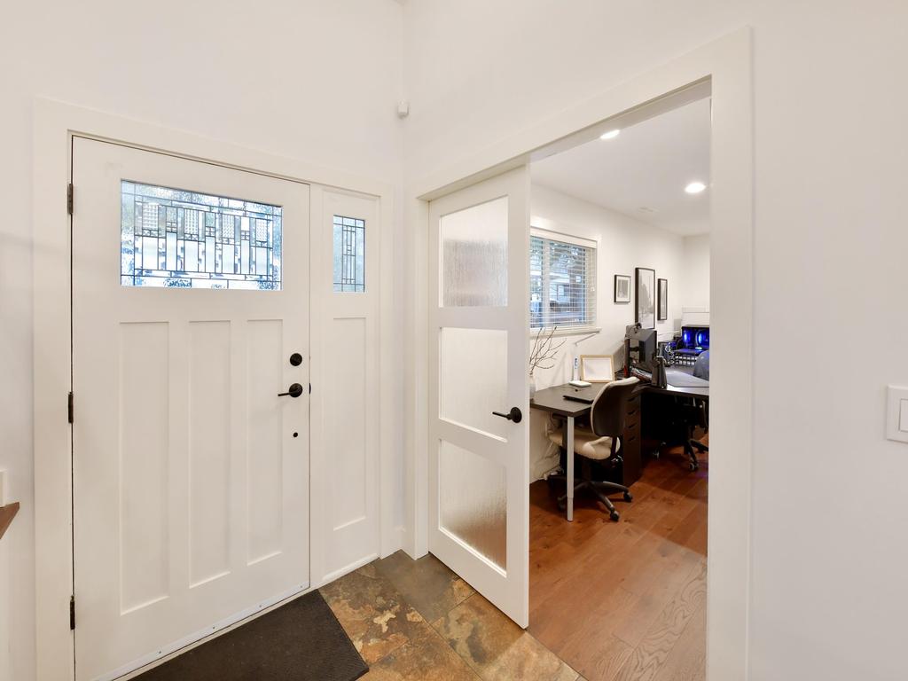 Listing Image for R3098593