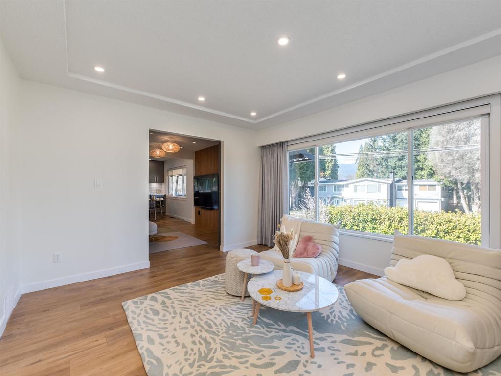 Listing Image for R3098938