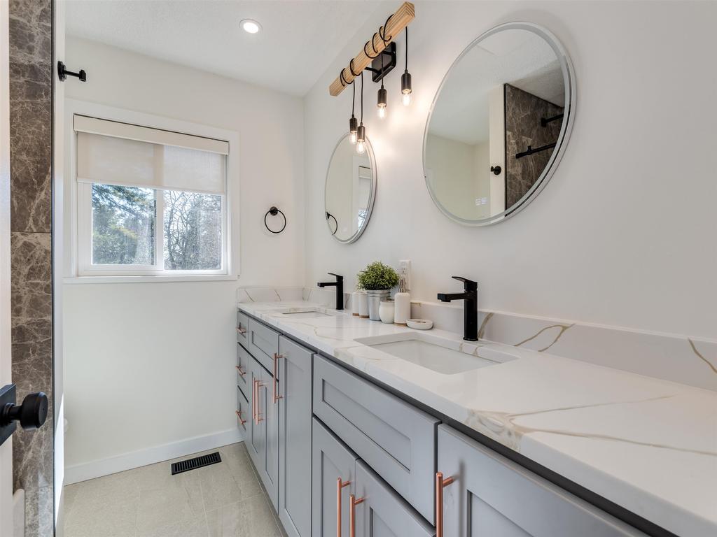 Listing Image for R3098938