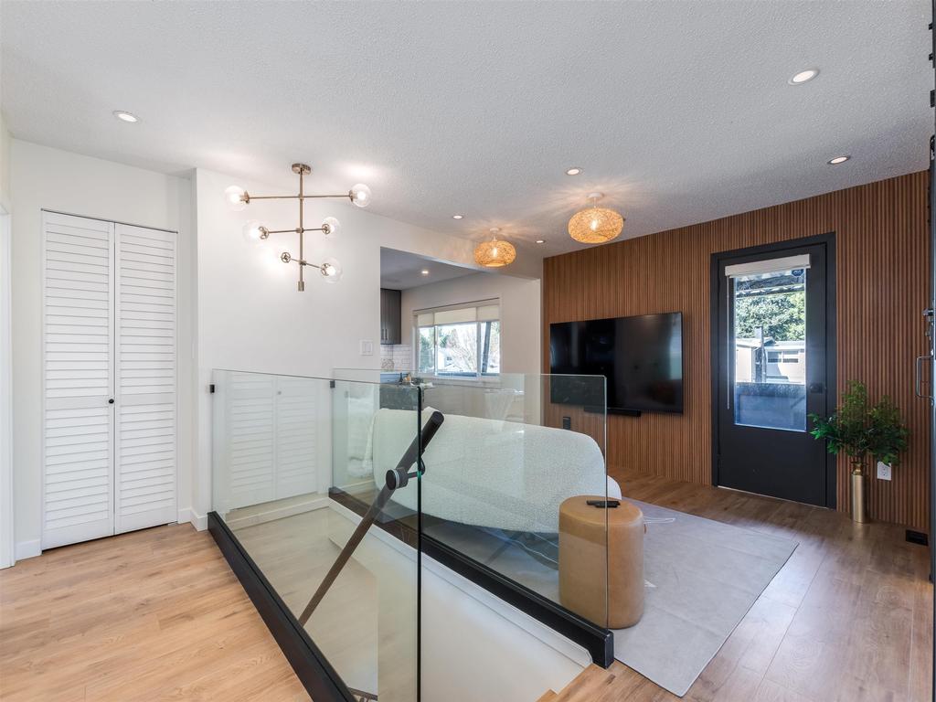 Listing Image for R3098938