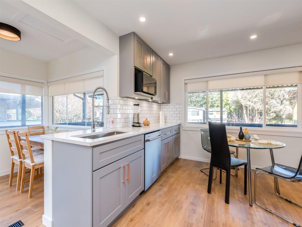 Listing Image for R3098938