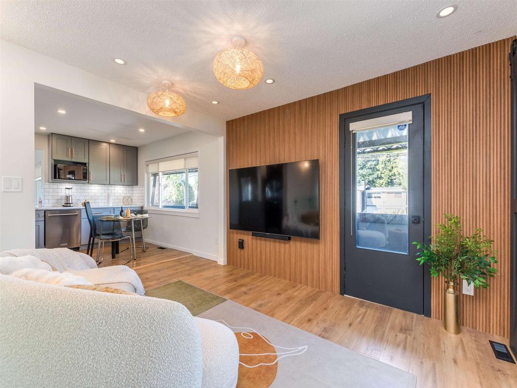 Listing Image for R3098938