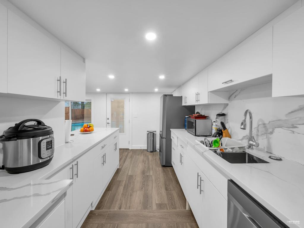 Listing Image for R3098946