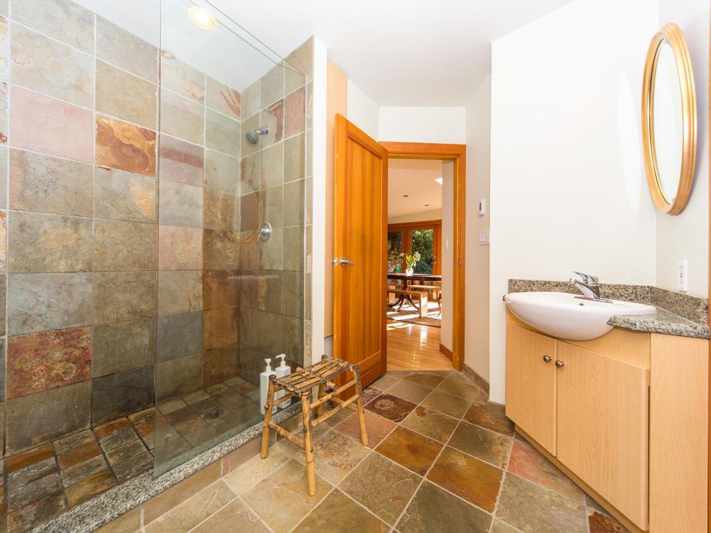 Listing Image for R3100000