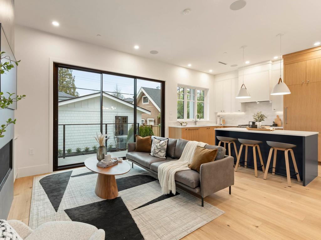 Listing Image for R3100010