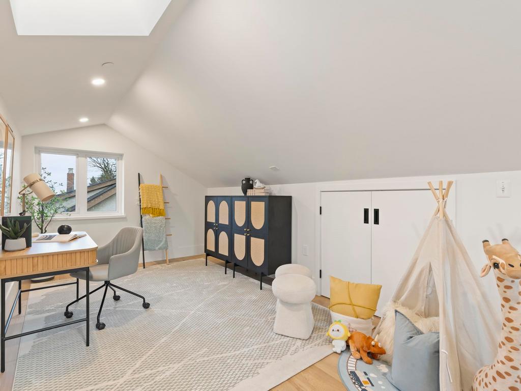 Listing Image for R3100010