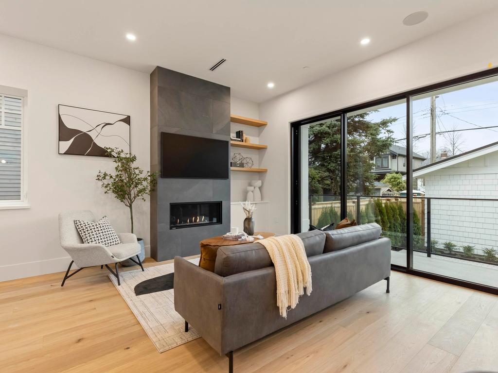 Listing Image for R3100010