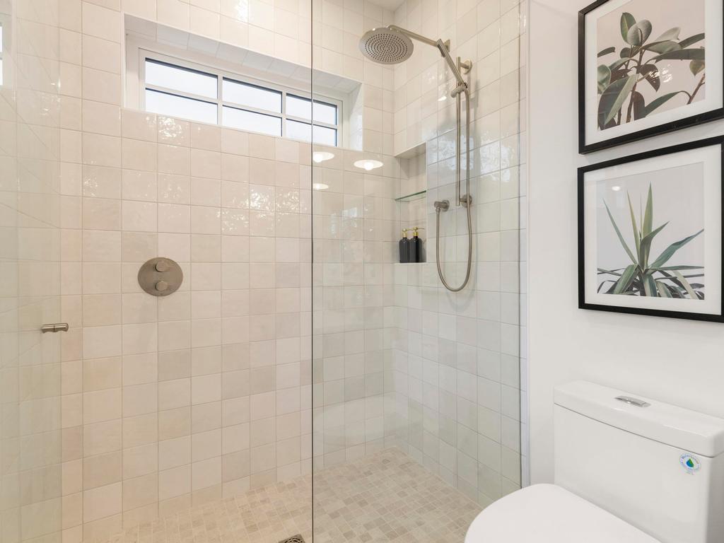 Listing Image for R3100010