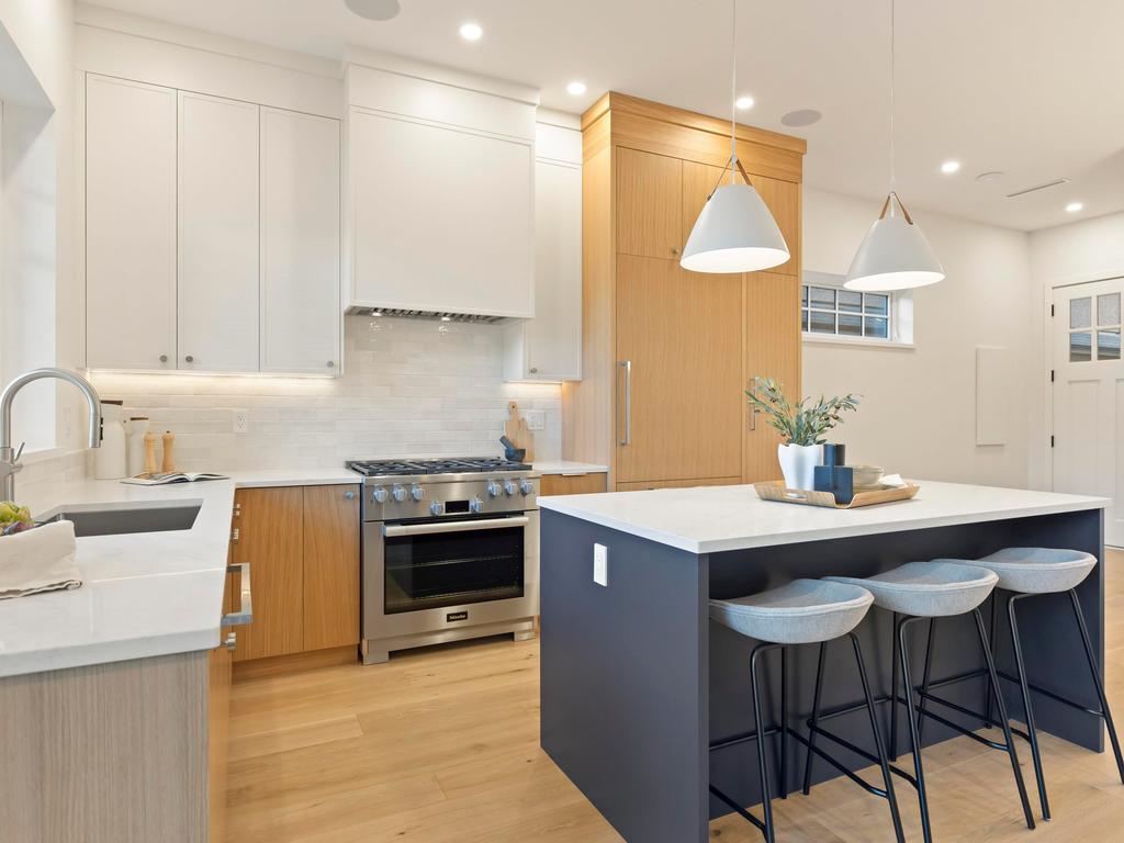 Listing Image for R3100010