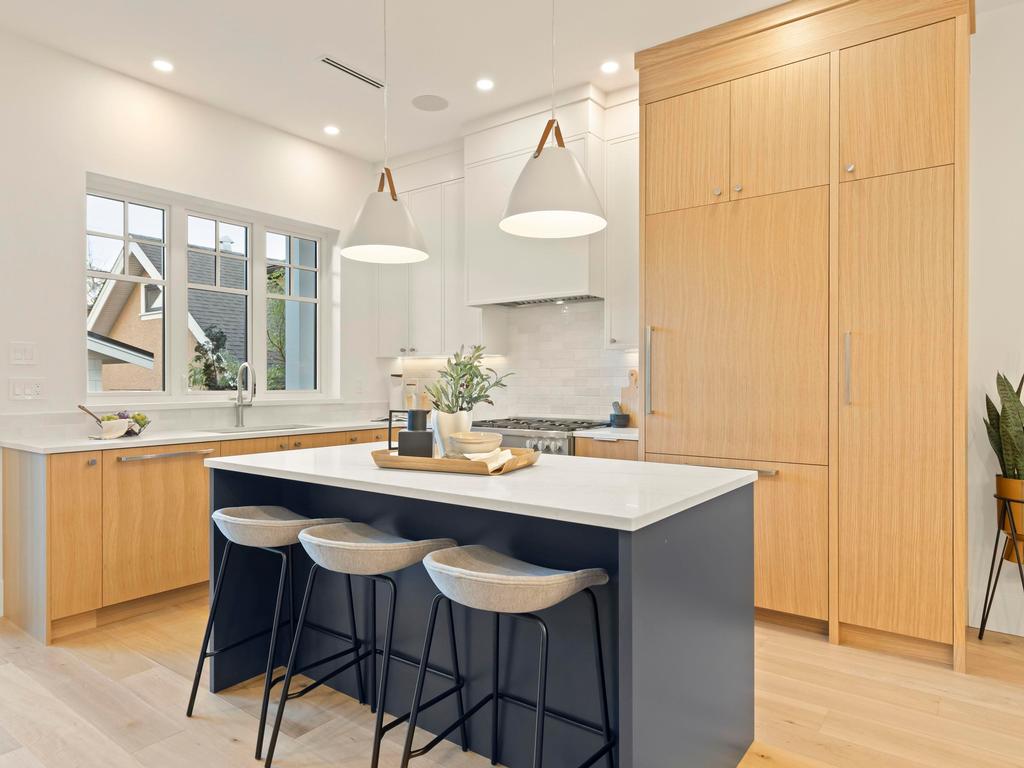 Listing Image for R3100010