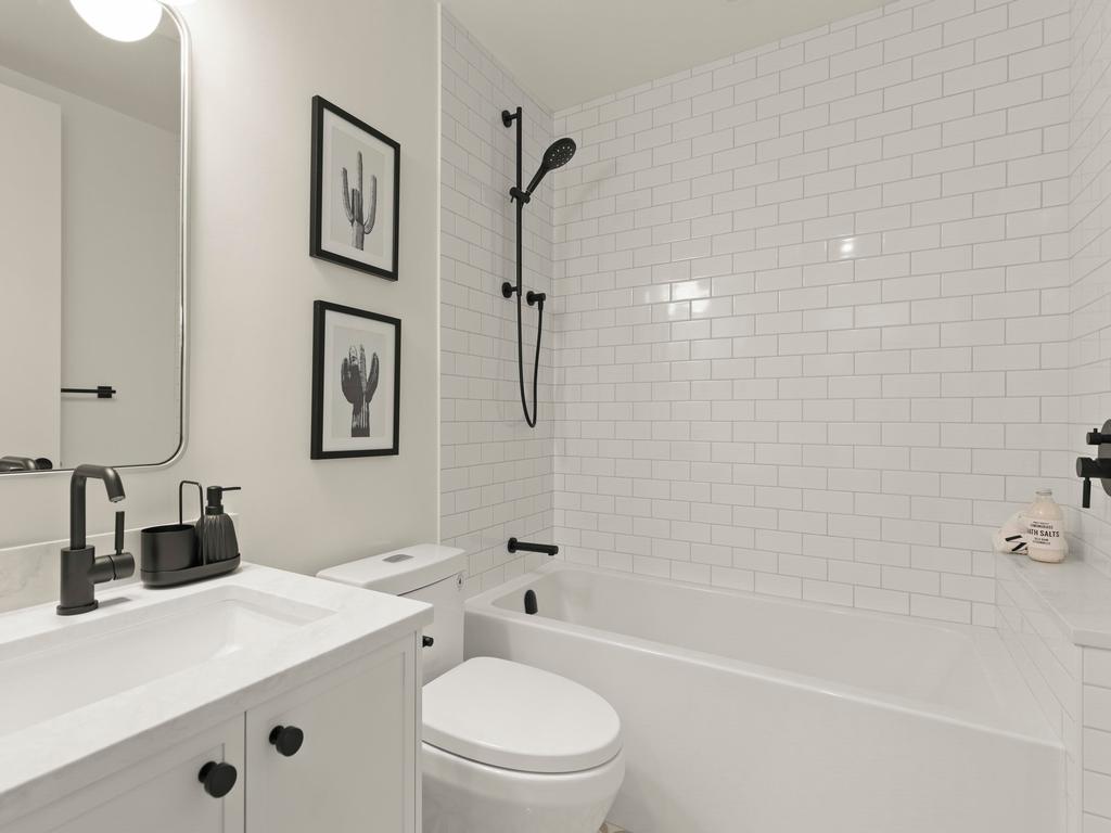 Listing Image for R3100010