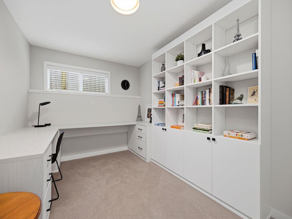 Listing Image for R3100015