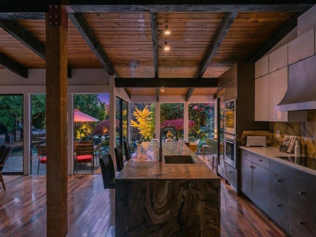 Listing Image for R3100022