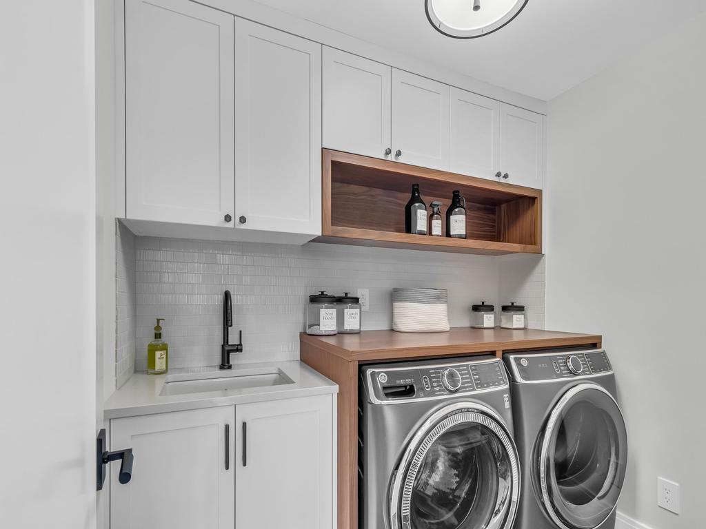 Listing Image for R3100035