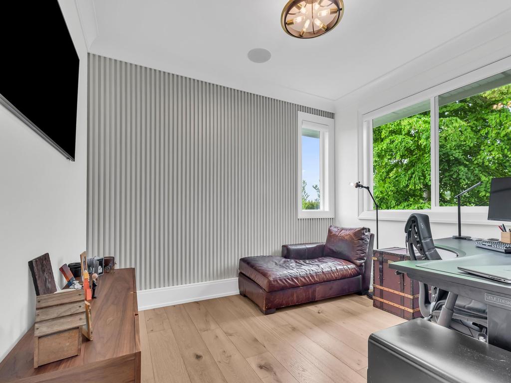 Listing Image for R3100035