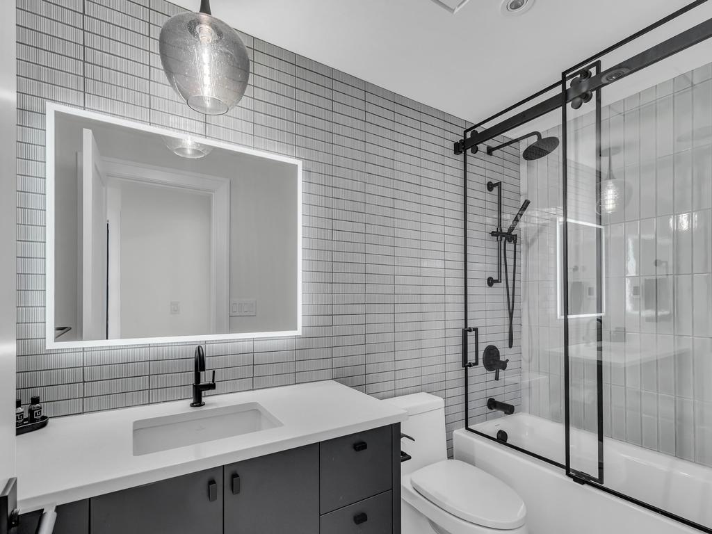 Listing Image for R3100035