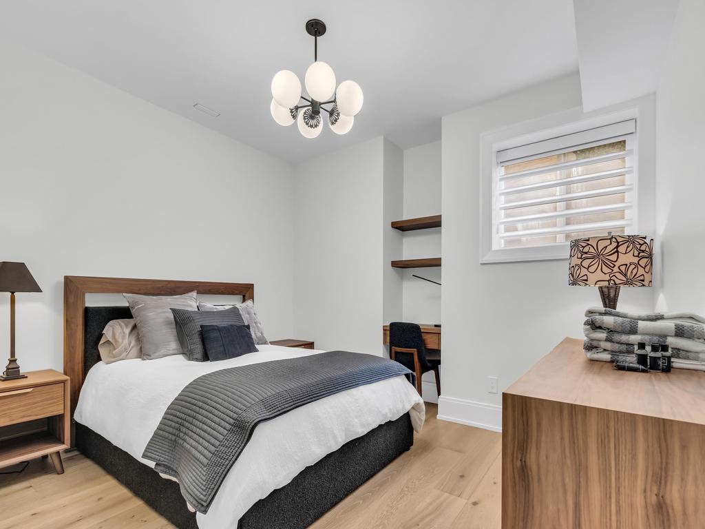 Listing Image for R3100035