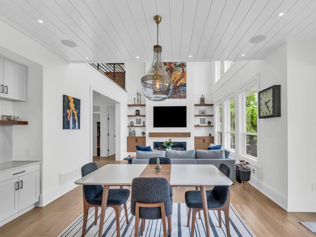 Listing Image for R3100035