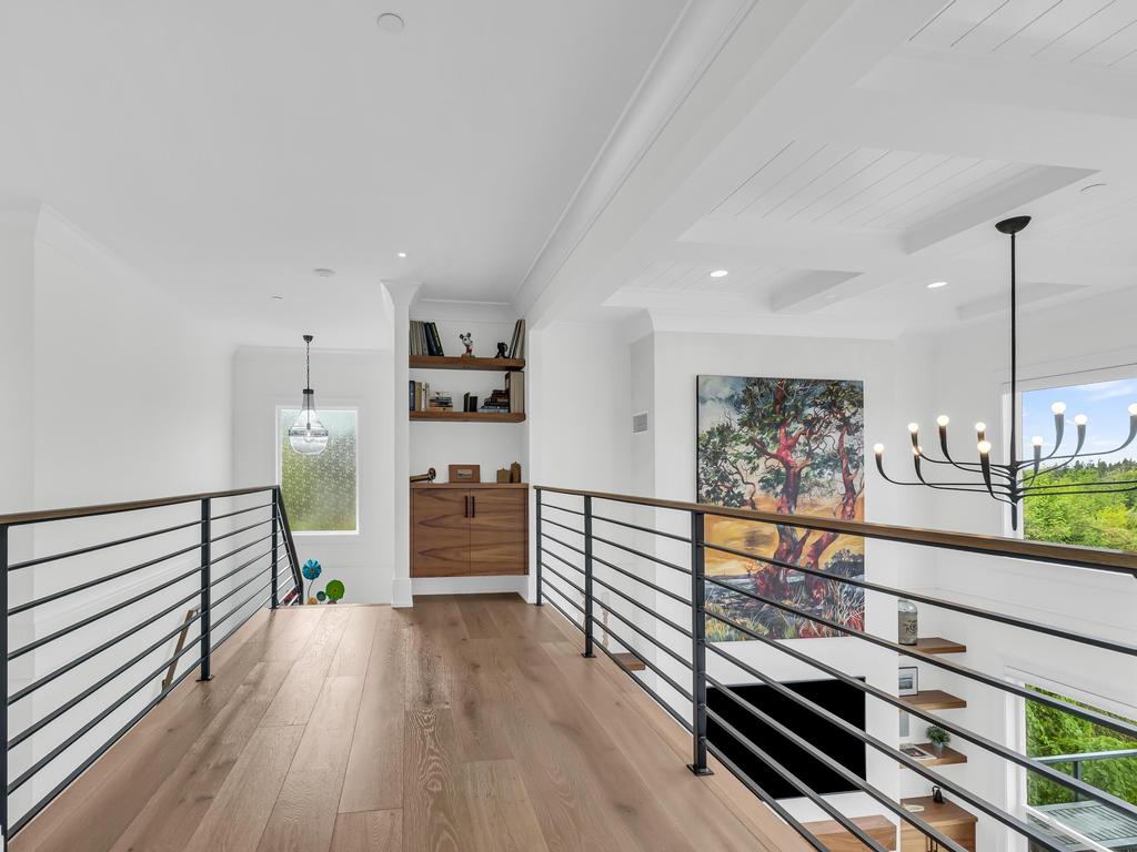 Listing Image for R3100035