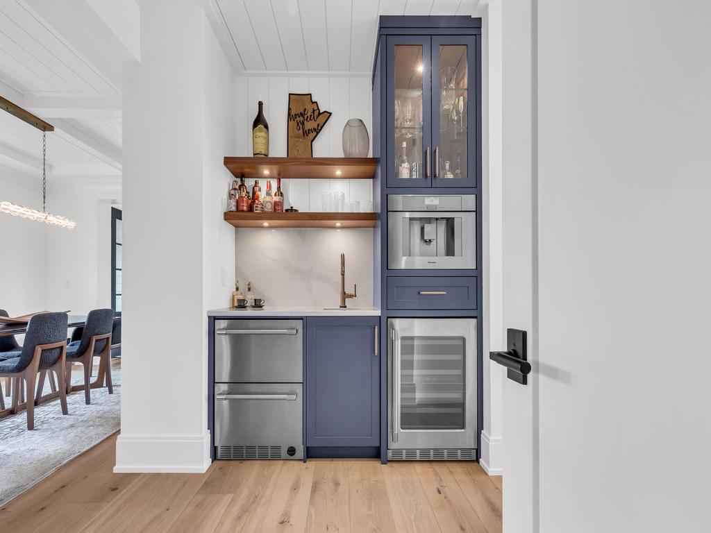 Listing Image for R3100035