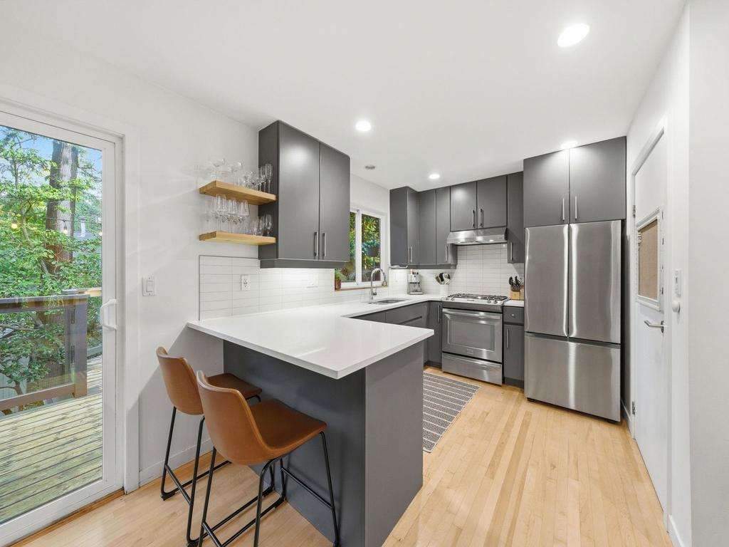 Listing Image for R3100054