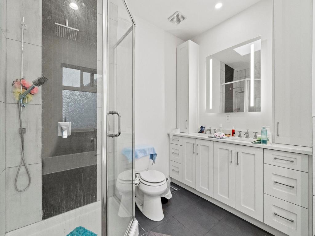 Listing Image for R3100084