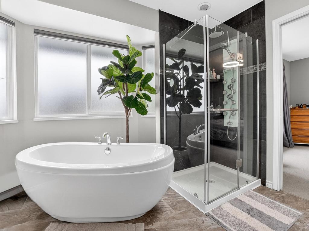 Listing Image for R3100193