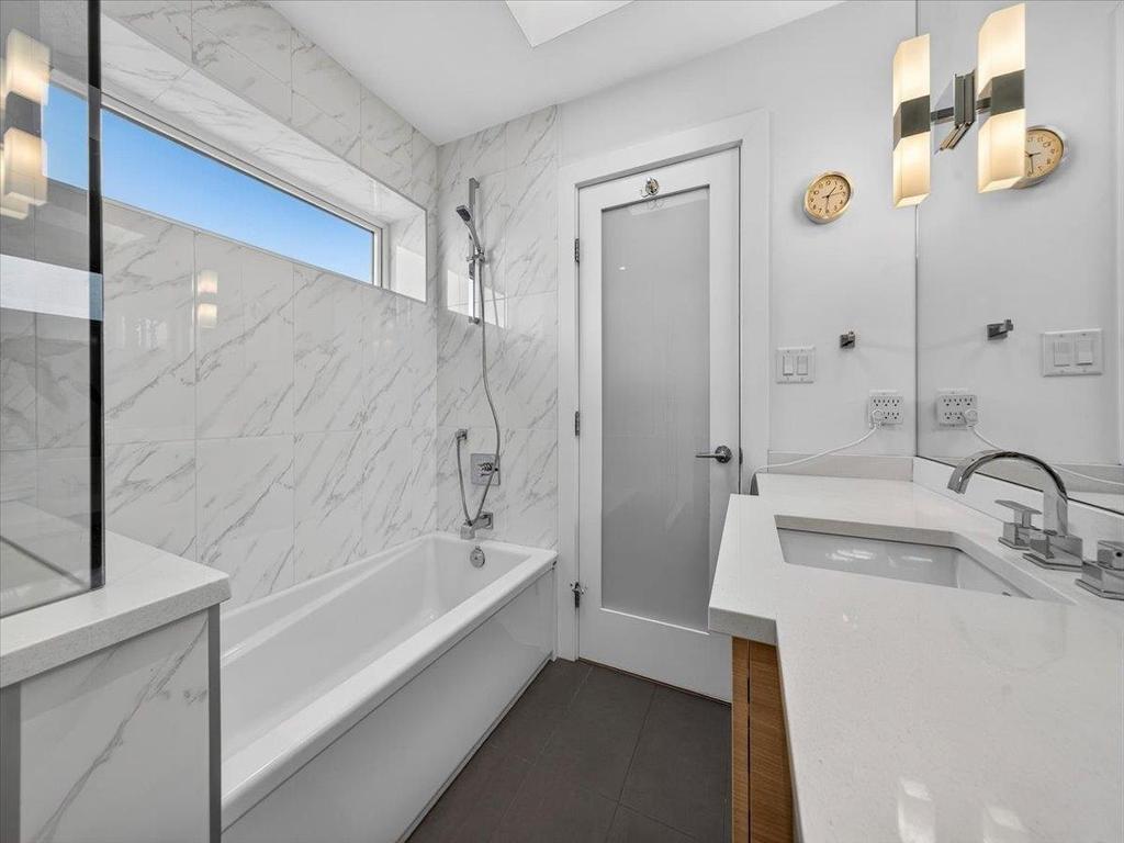 Listing Image for R3100200