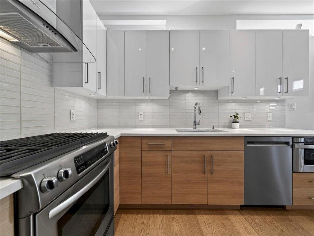 Listing Image for R3100200