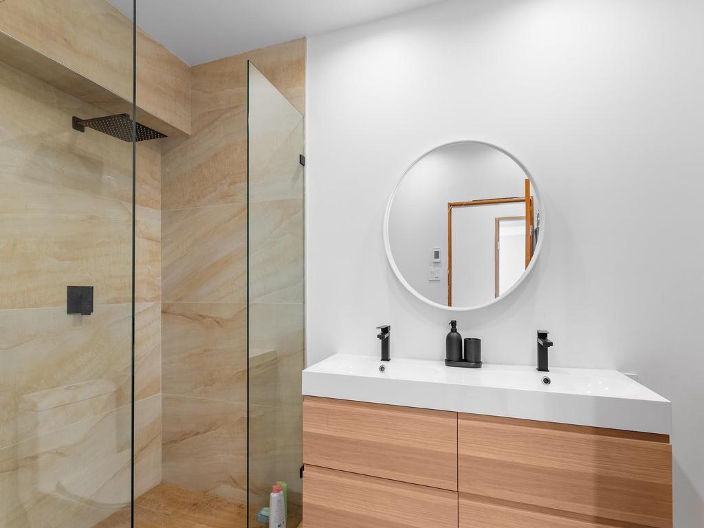 Listing Image for R3100241