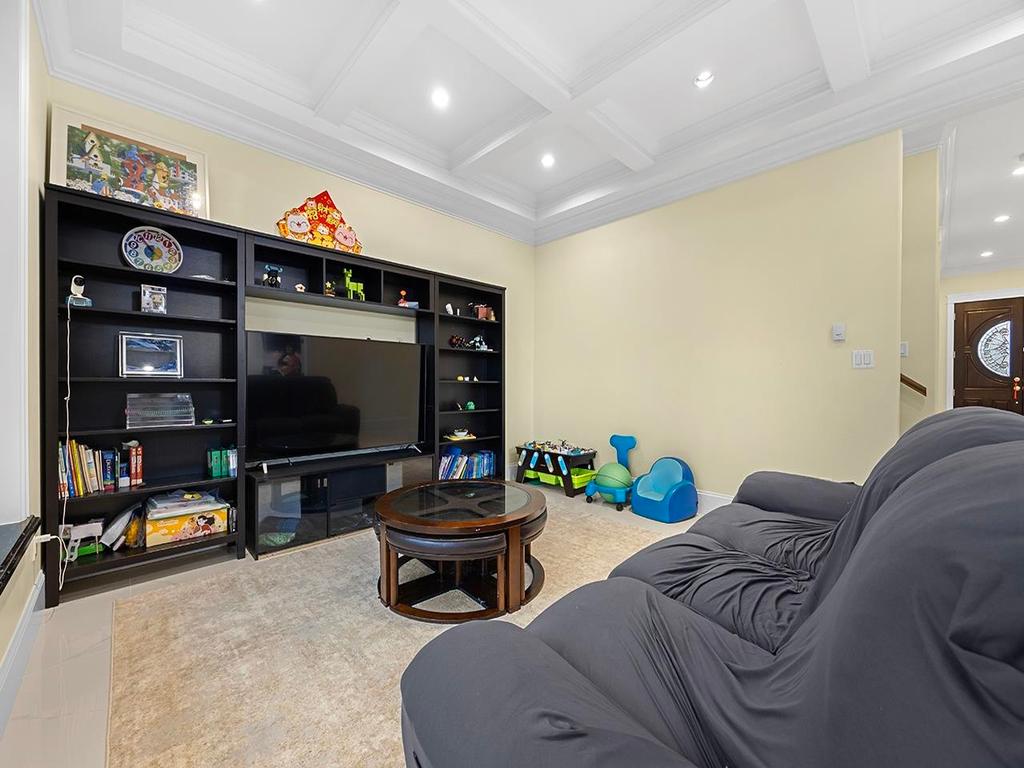 Listing Image for R3100279