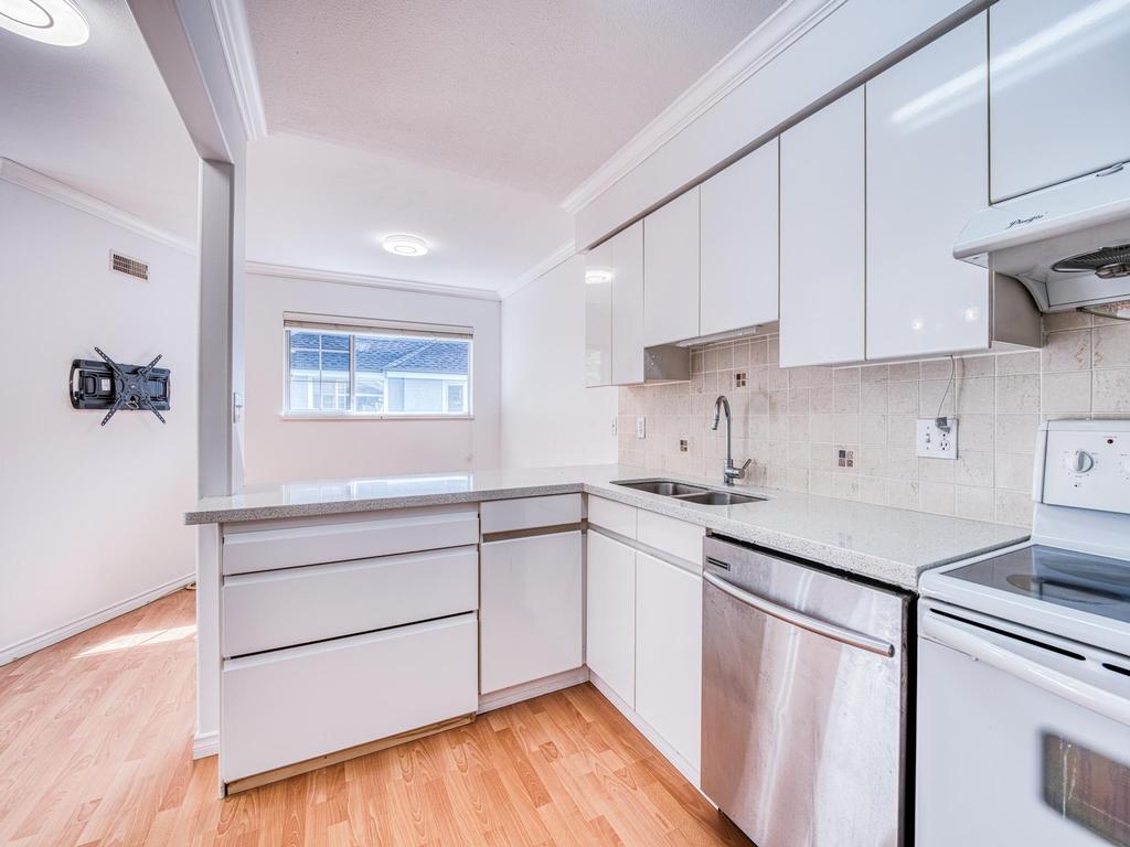 Listing Image for R3100282