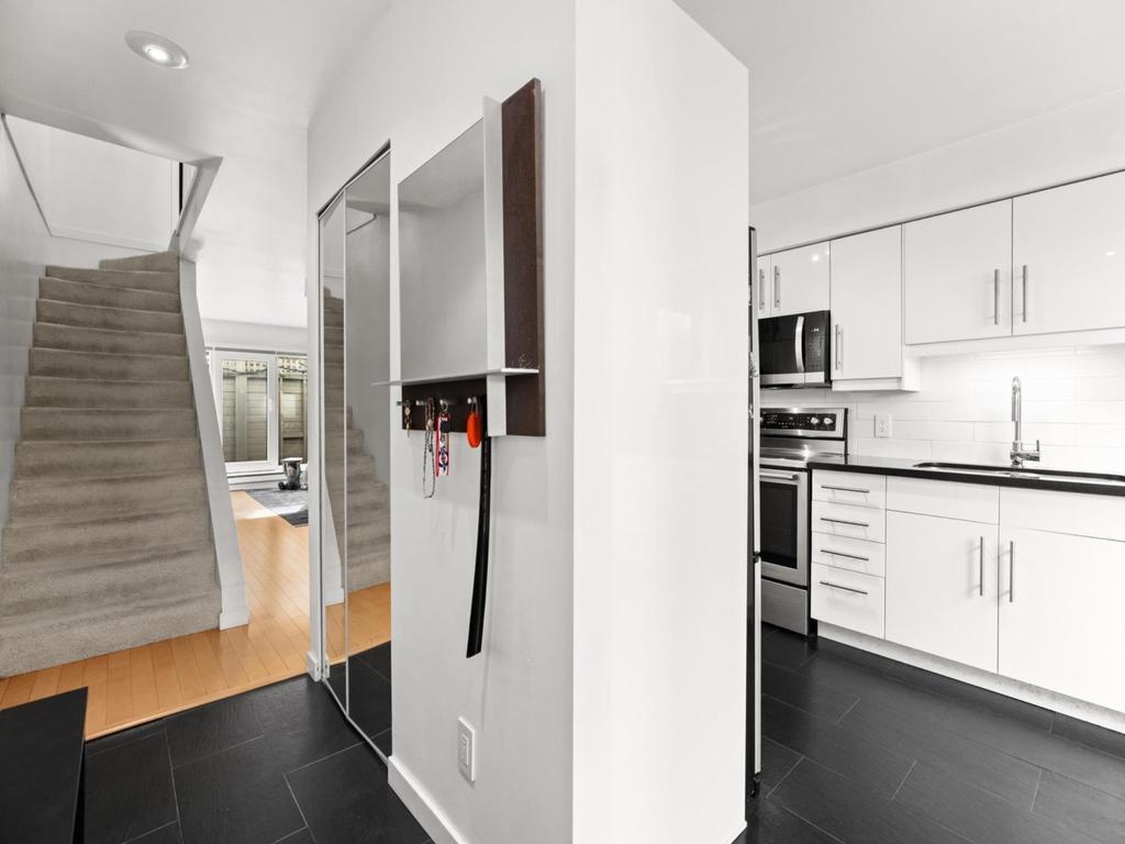 Listing Image for R3100293