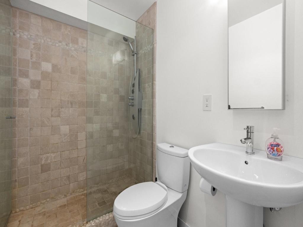 Listing Image for R3100293