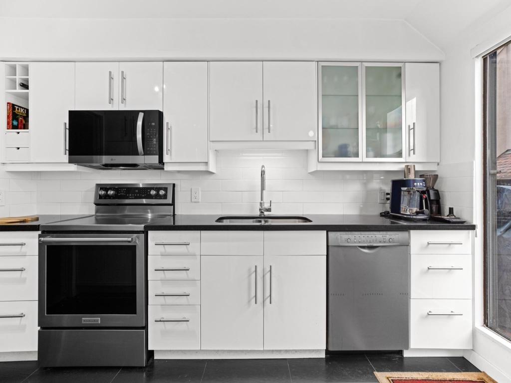 Listing Image for R3100293