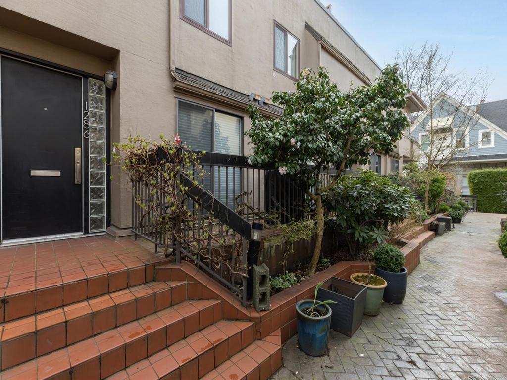 Listing Image for R3100293