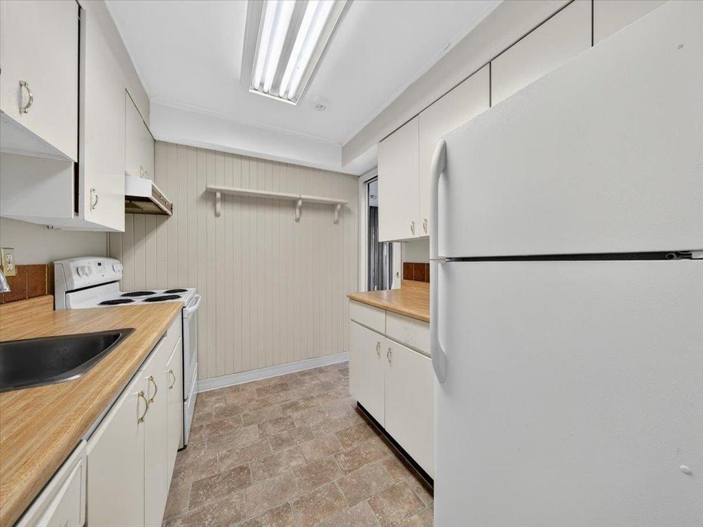 Listing Image for R3100302