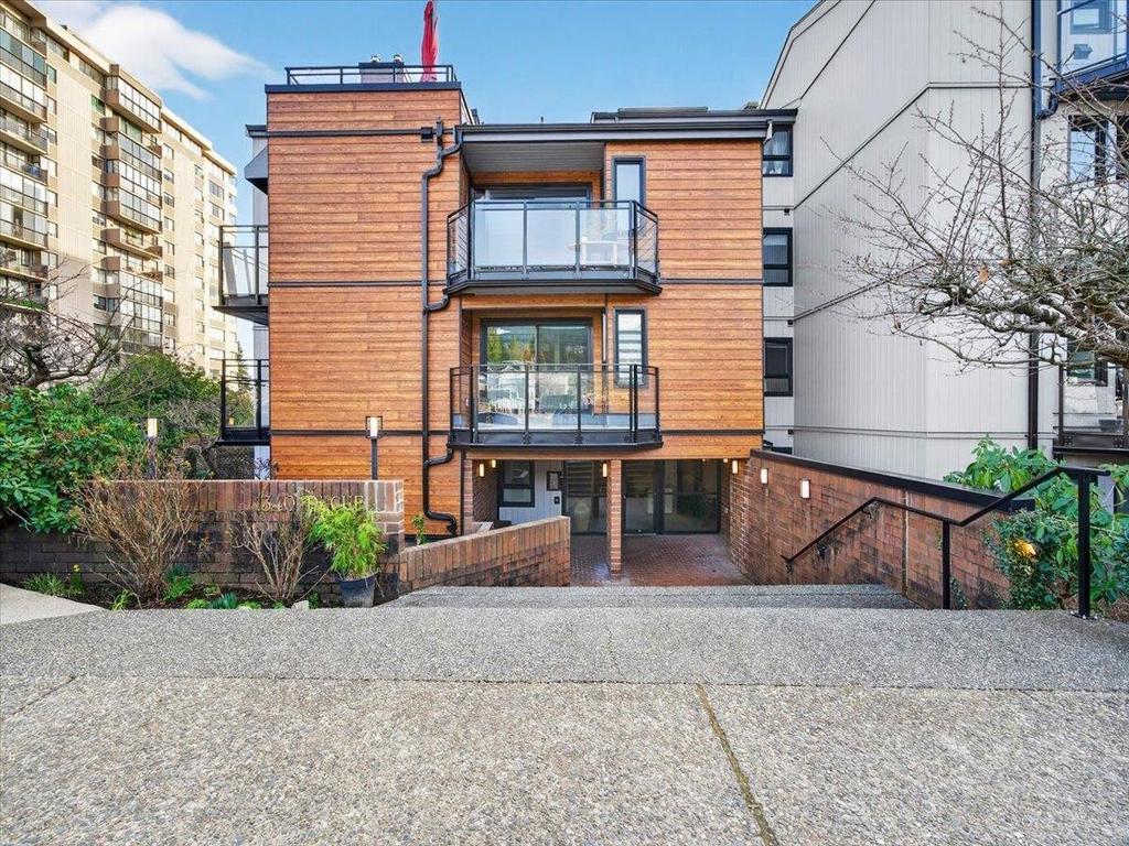 Listing Image for R3100302