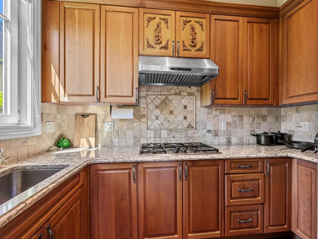 Listing Image for R3100320