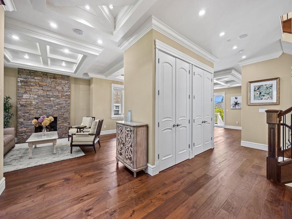 Listing Image for R3100320