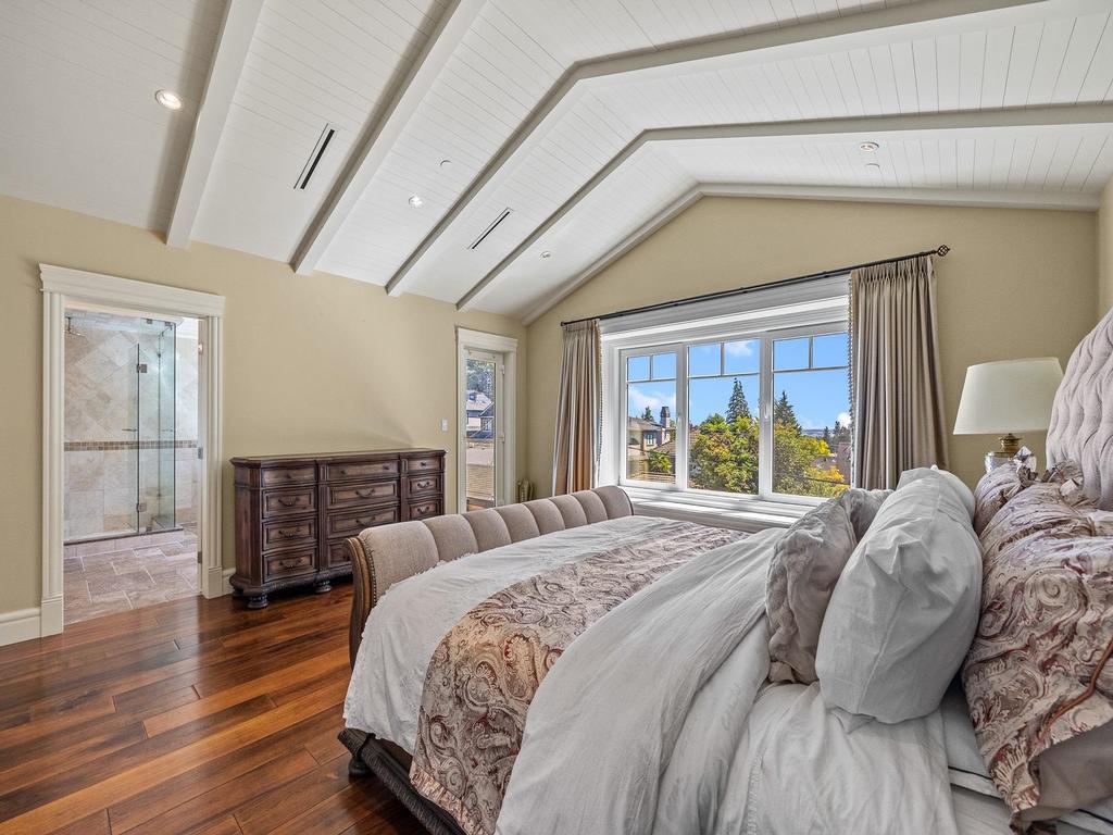 Listing Image for R3100320