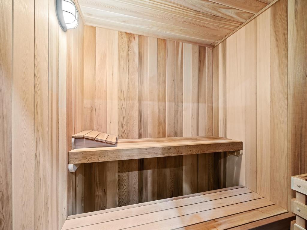 Listing Image for R3100320