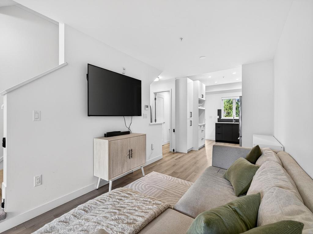 Listing Image for R3100327