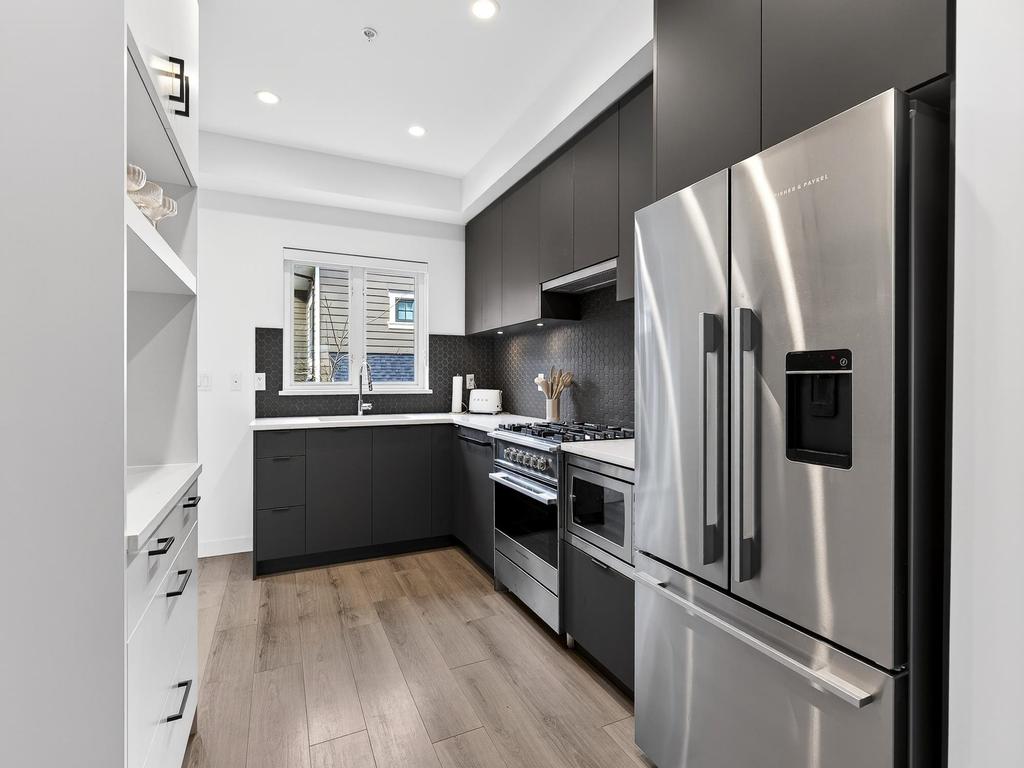 Listing Image for R3100327