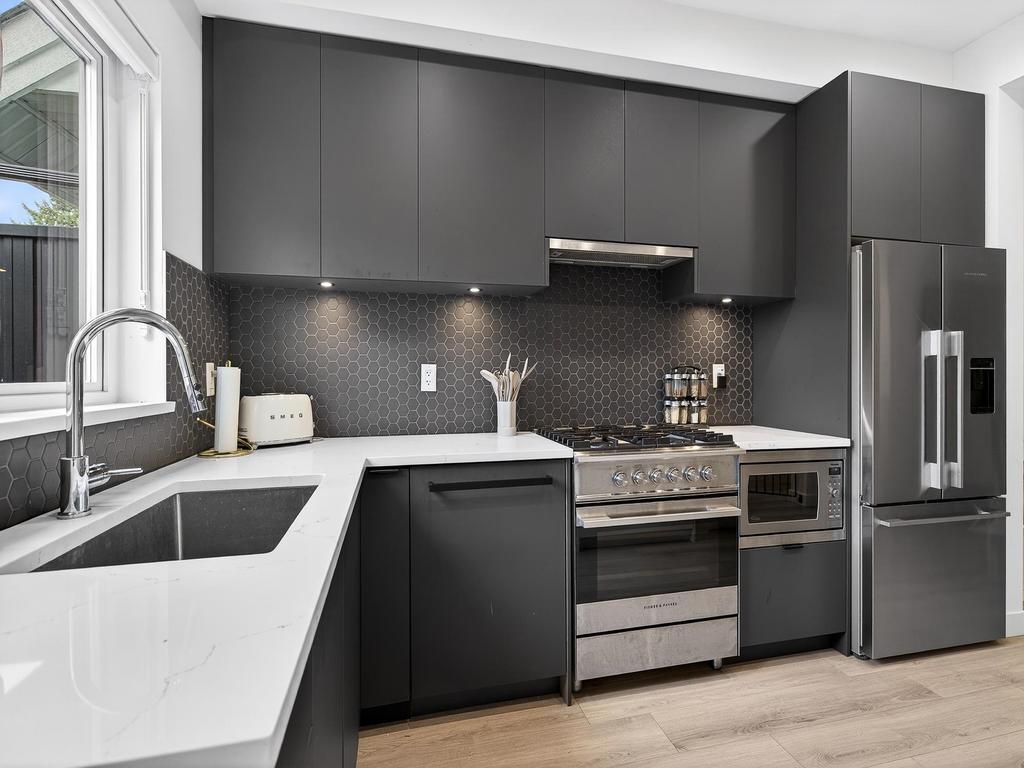 Listing Image for R3100327