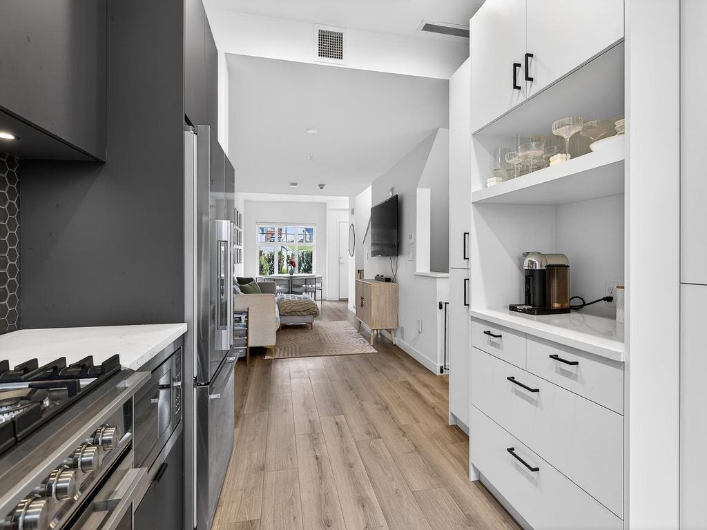 Listing Image for R3100327