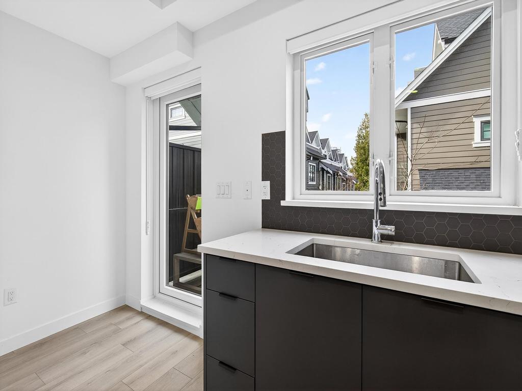 Listing Image for R3100327