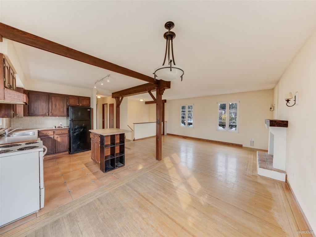 Listing Image for R3100335