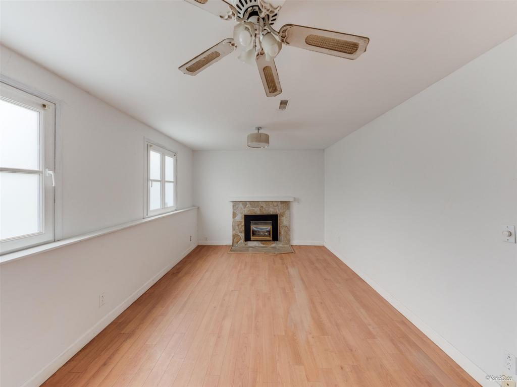 Listing Image for R3100335