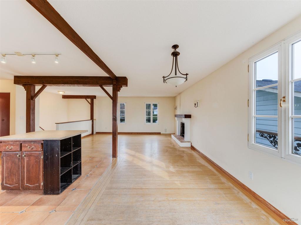 Listing Image for R3100335